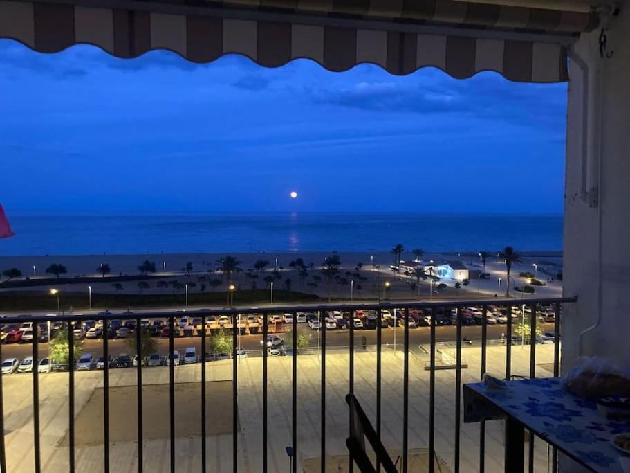 Vistas Frontales Al Mar Apartamento Empuriabrava Exterior foto