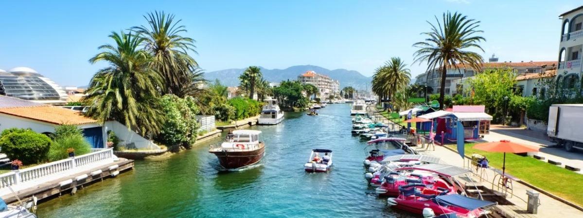 Vistas Frontales Al Mar Apartamento Empuriabrava Exterior foto